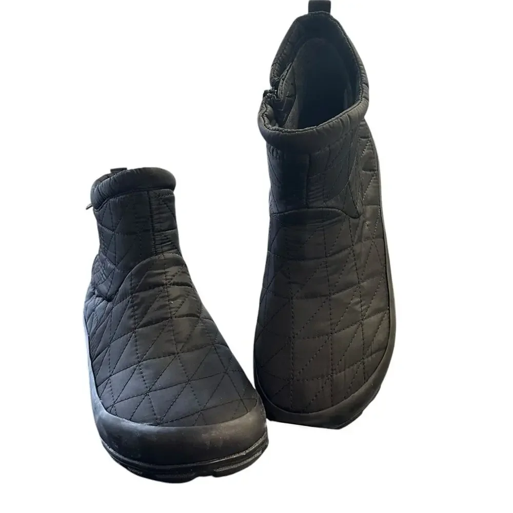 BOGS Snowday ll Black Quilted Short Boots Waterproof Size 7